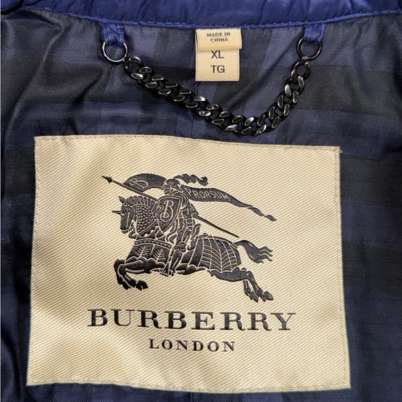 BURBERRY LINDON QUILTED PUFFER JACKET IN ROYAL BLUE - Picture 11 of 12